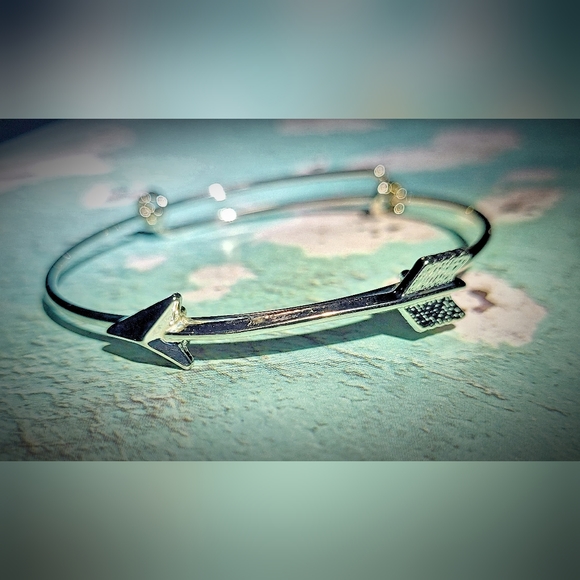 Silver Plated Arrow Bracelet - Picture 2 of 3